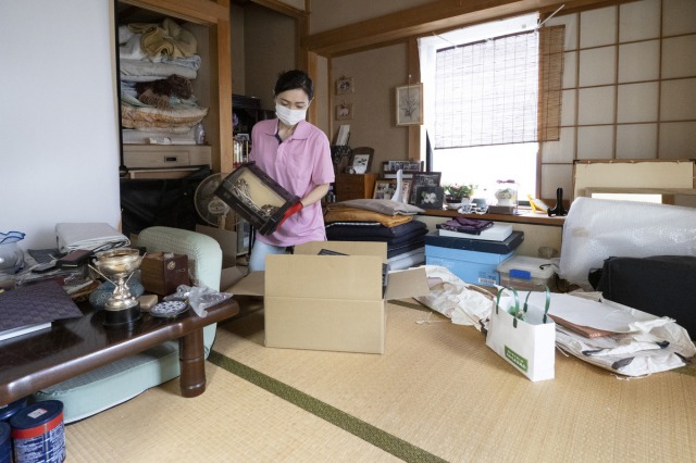 emails are accepted 24 hours a day